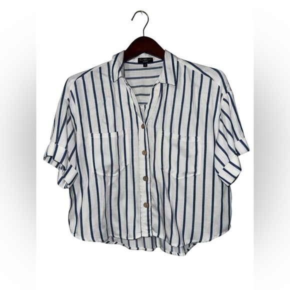 Velvet Heart Tops - ✨ Velvet Heart Los Angeles Striped Button Front Crop Top – Size M